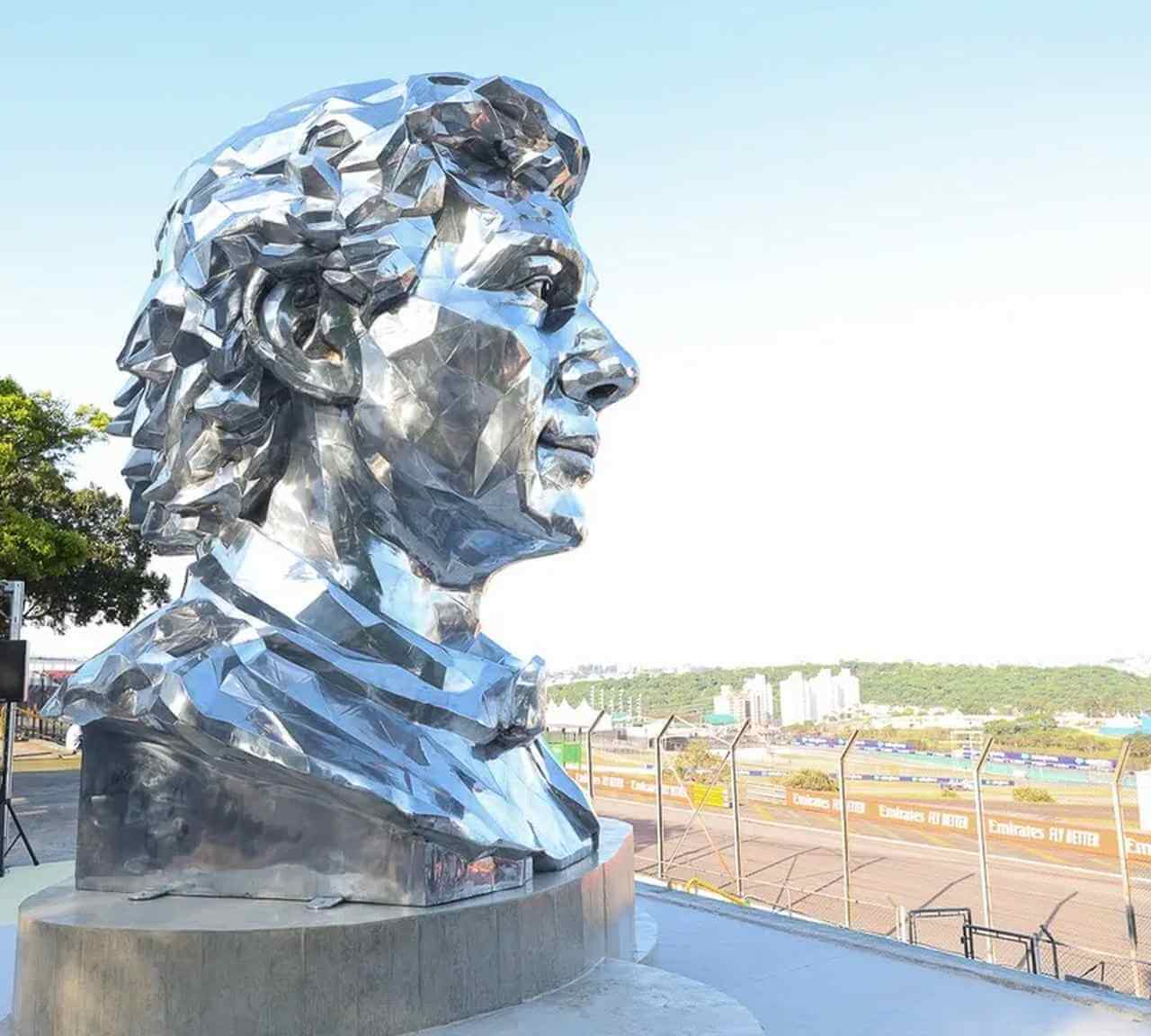 Obra de arte com rosto de Ayrton Senna pela artista Lalalli Senna